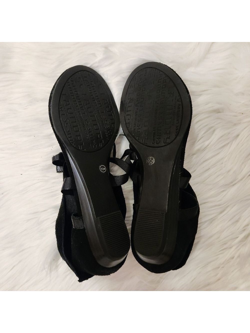 Chinese Laundry Black Suede Thong Flat Sandals Size 7.5 Medium - Picture 9 of 12